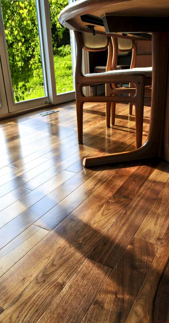 The Benefits of Hardwood Floor Refinishing